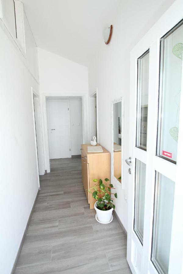 Kuca-Eldic Apartment Rogoznica  Exterior photo